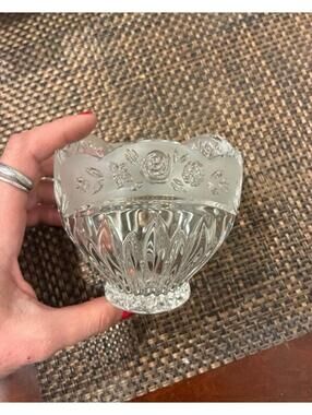 Oneida Southern Garden lead crystal candy bowl
